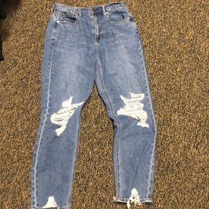 American Eagle Mom jeans size 6